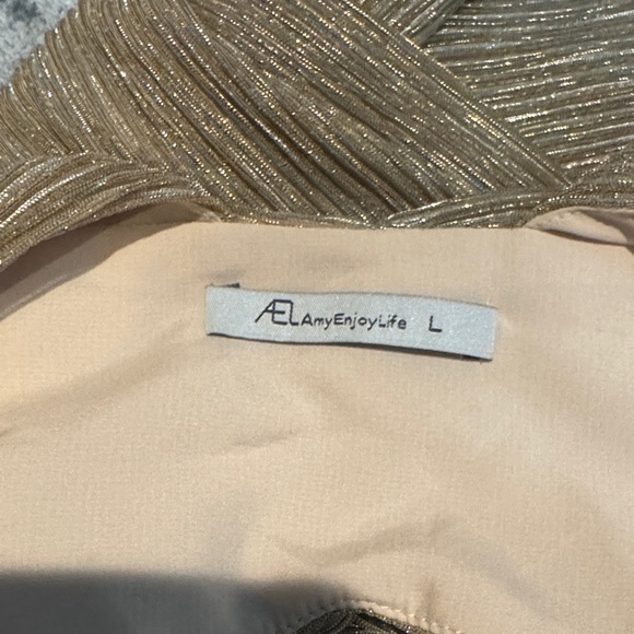 Elegant Long Sleeve Metallic Dress - Picture 10 of 13